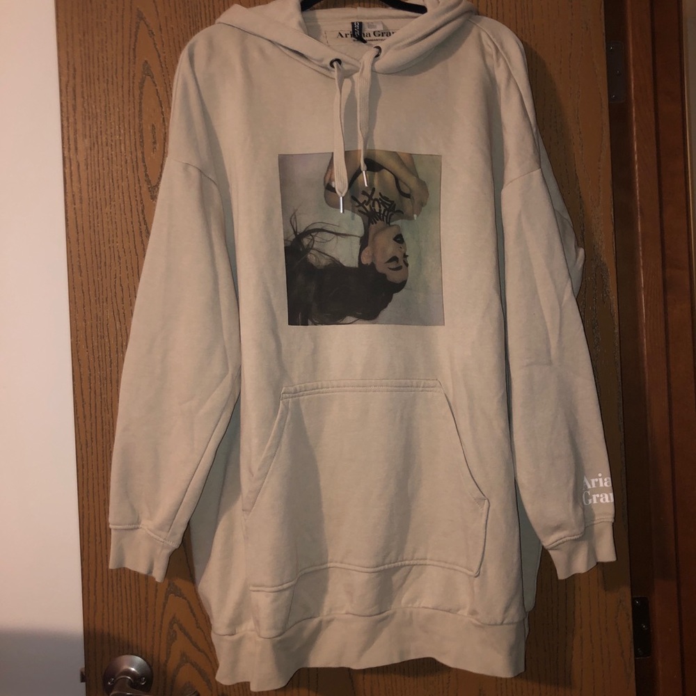 Official H&M Ariana Grande Merch Sweatshirt